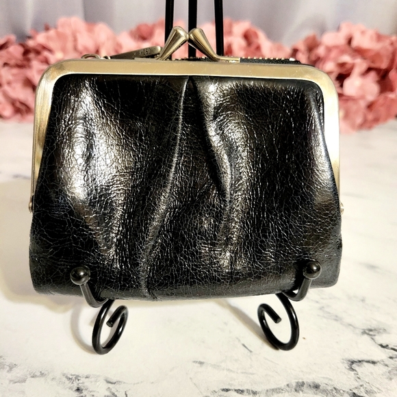 HOBO Shiny Black Patent Leather Small 'Peg' Wallet With Wanderlust Lining - Picture 1 of 6